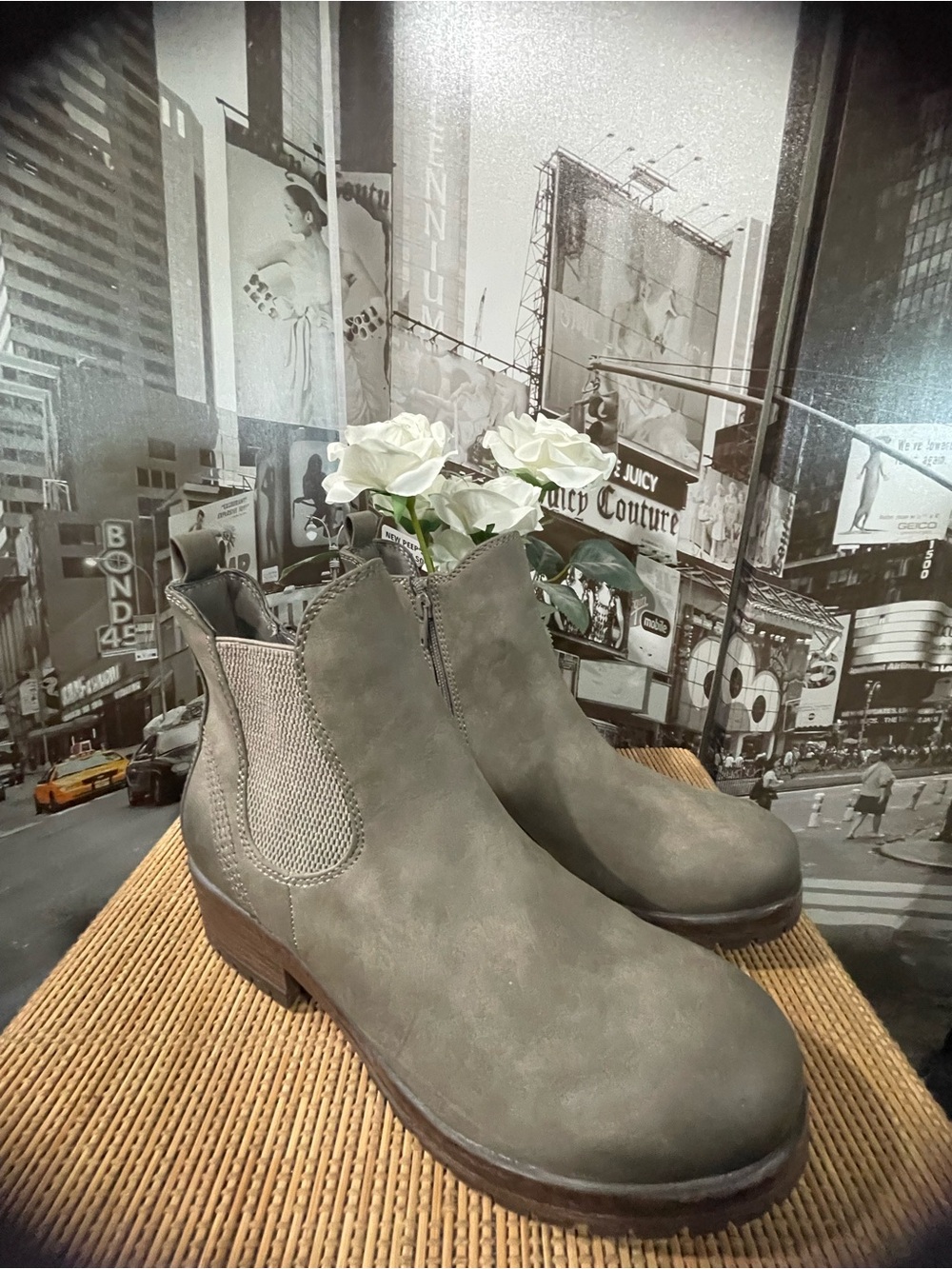 Crown Vintage Ankle Boots Blondey Chelsea Womens SZ 7.5 Khaki Green, NEW